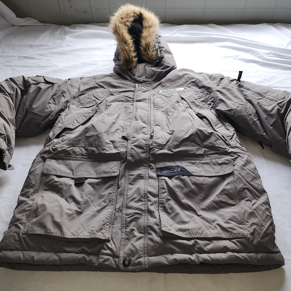 Spyder Men's Gray Parka-Jacket Goose Down  Faux Fur Trim Hood Size Large Is Used